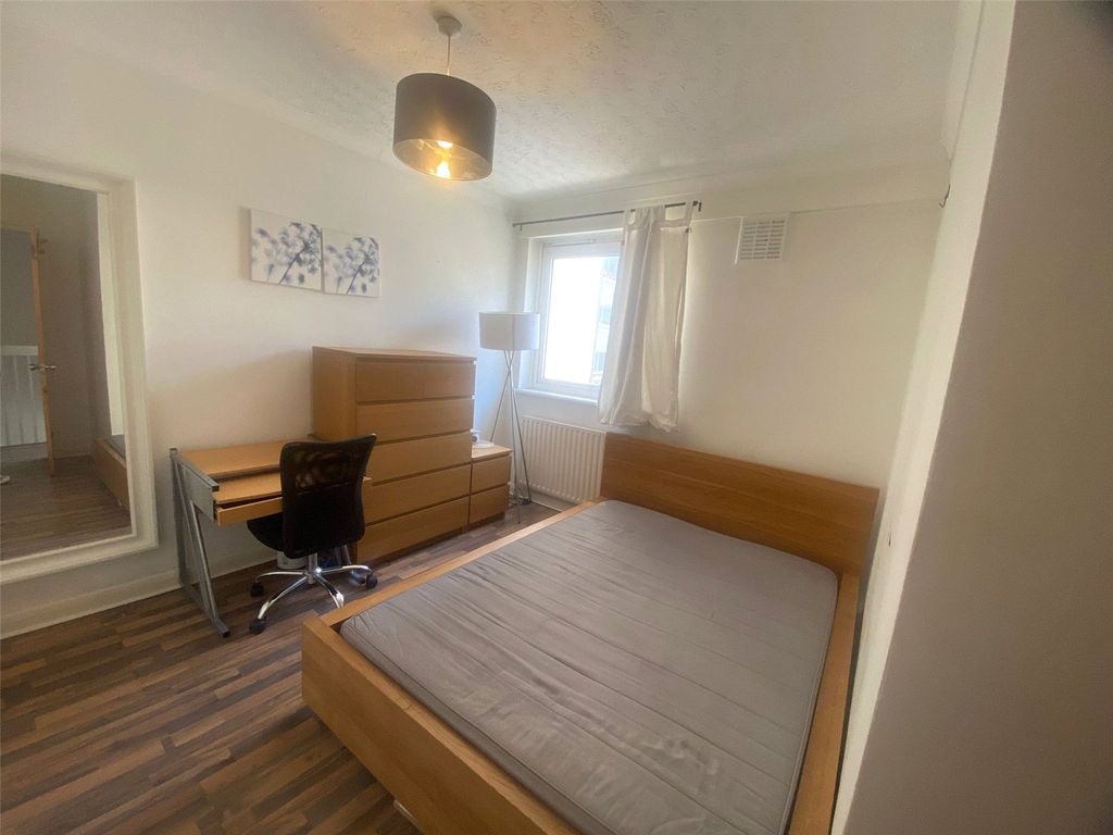 Property photo 1 of 9 Picture No. 12