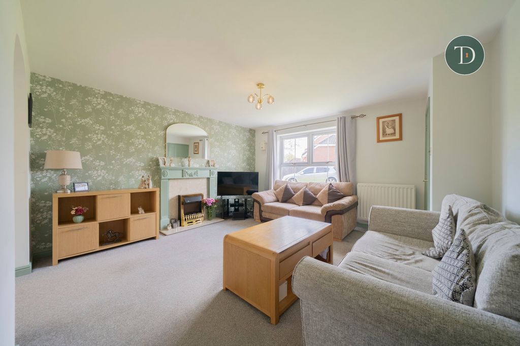Property photo 3 of 32