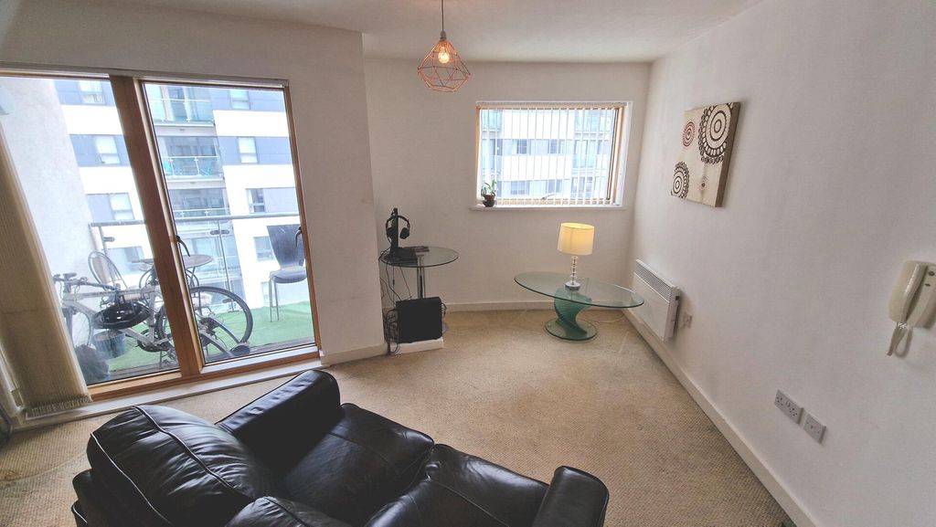 Property photo 2 of 26 Living Room