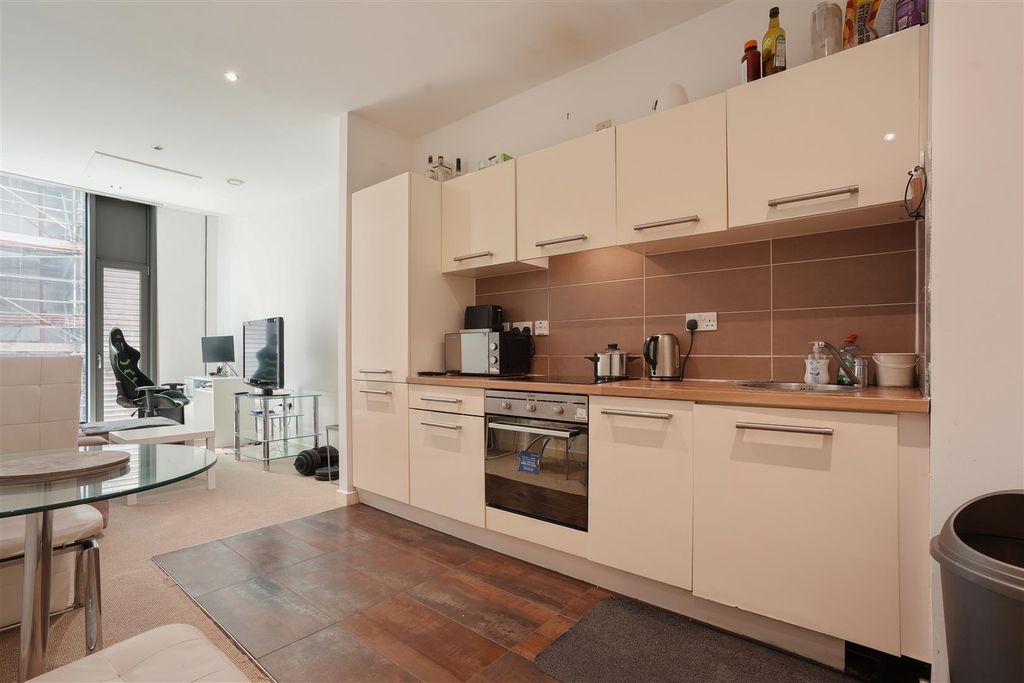 Property photo 2 of 14 Kitchen Area