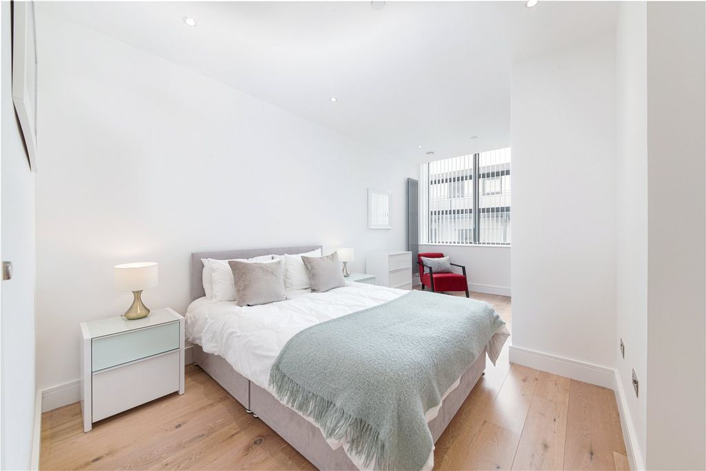 Property photo 3 of 5 Bedroom