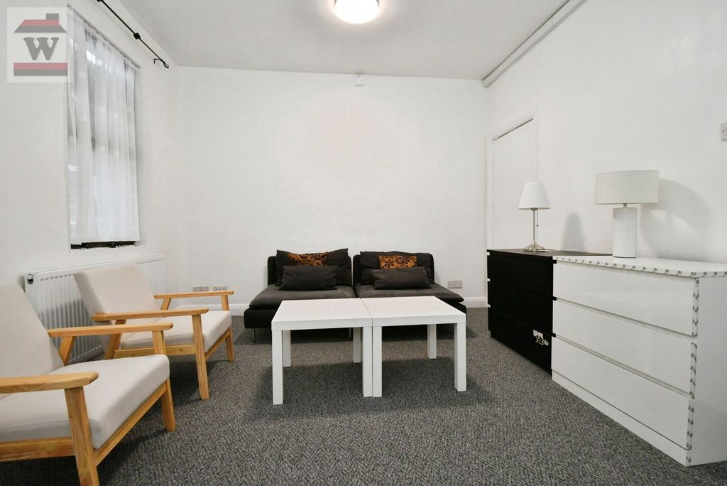 Property photo 1 of 4