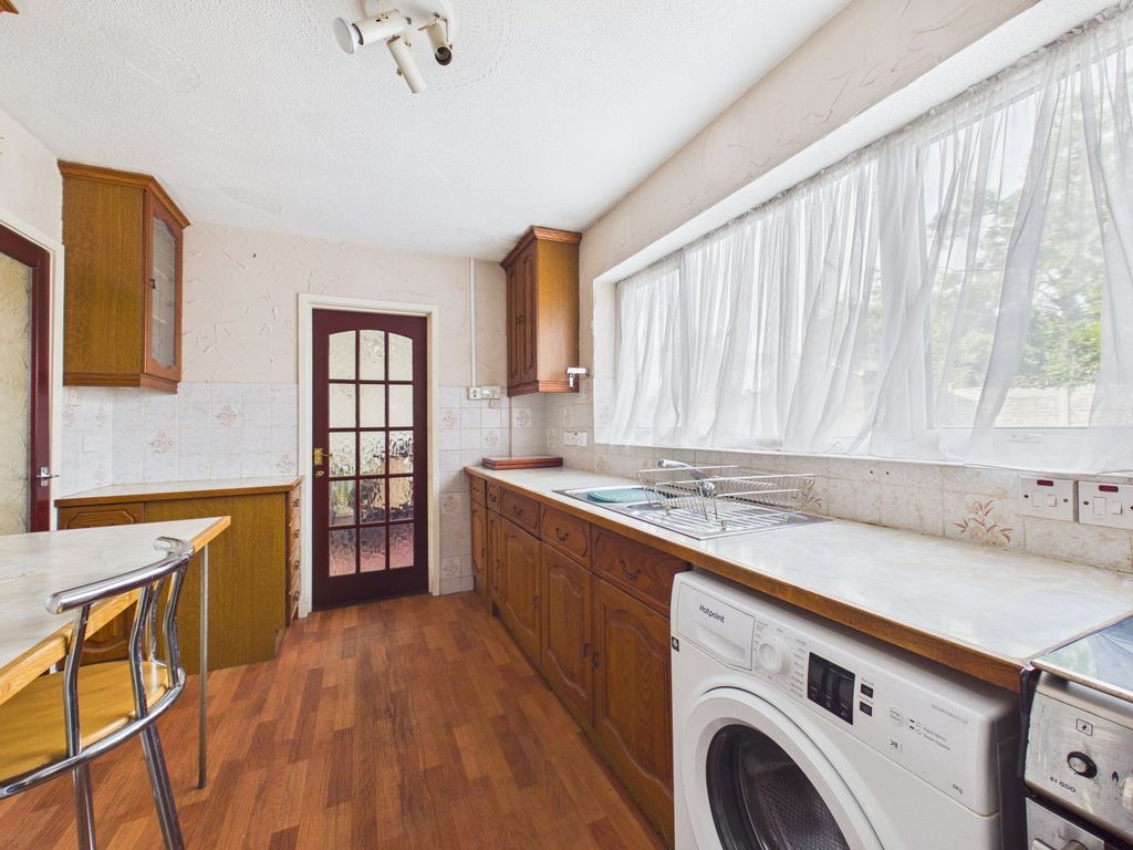 Property photo 3 of 16 Breakfast Kitchen
