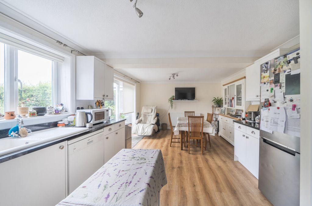 Property photo 3 of 28 1476848-16-6A2Ada...