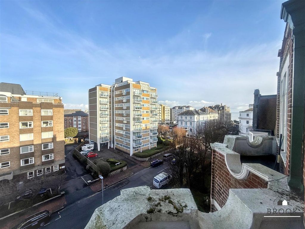 Property photo 3 of 13 01323 438506