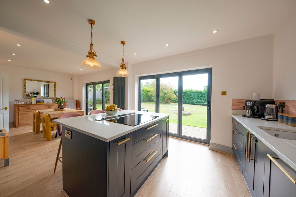 Property photo 1 of 37