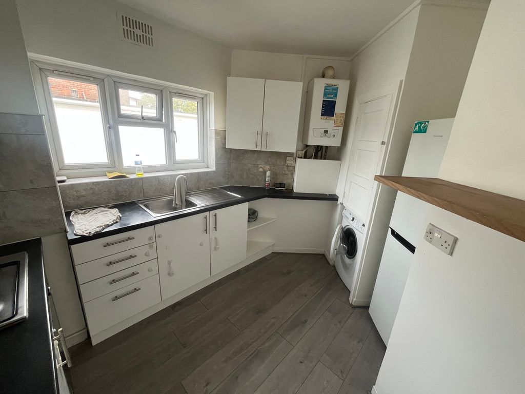 Property photo 3 of 10 Img_5184