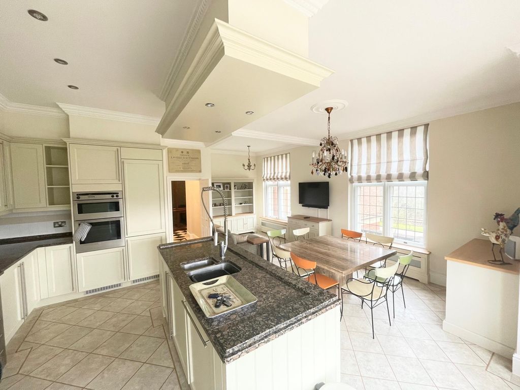 Property photo 3 of 20 Image