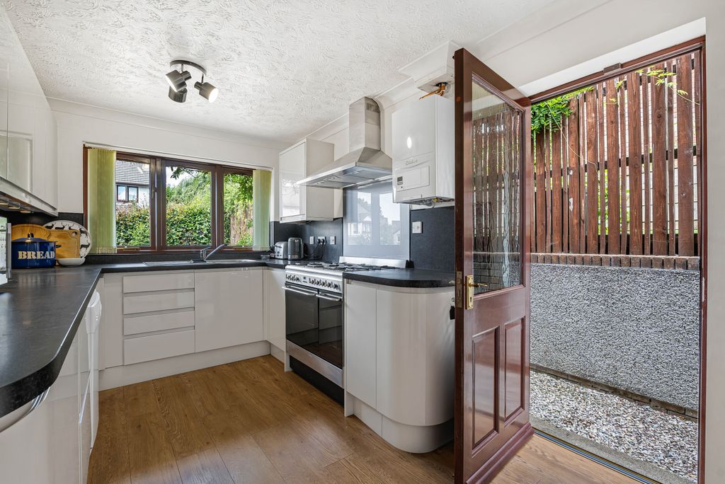 Property photo 3 of 18 12_89210