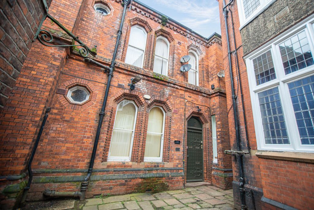 Property photo 1 of 10