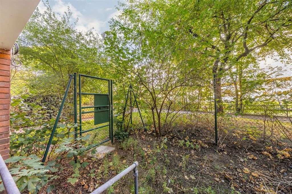 Property photo 3 of 11