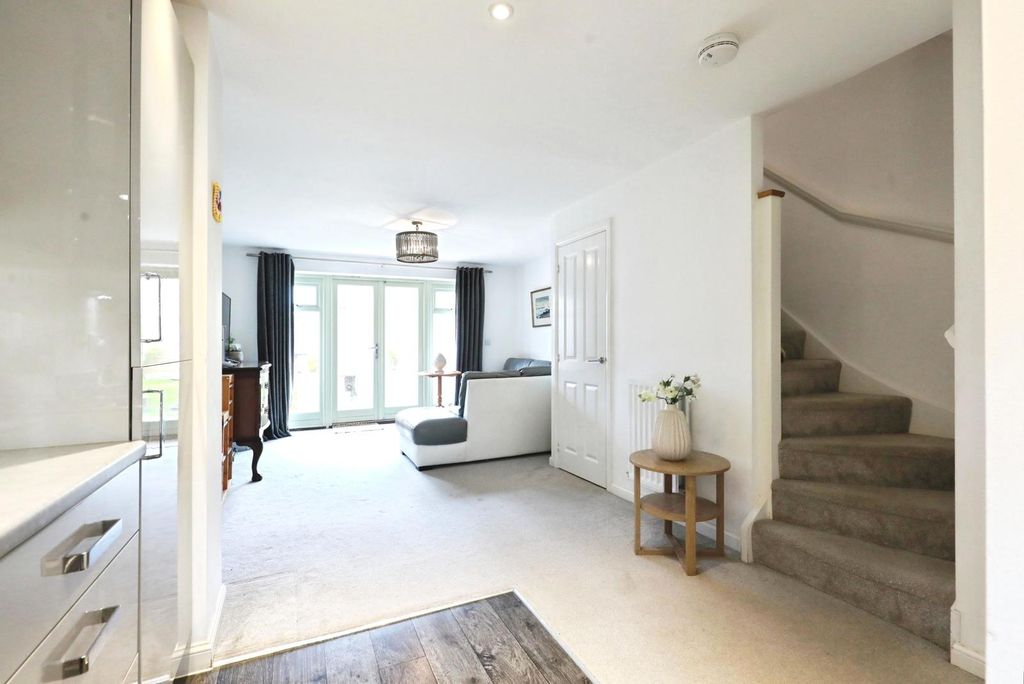 Property photo 2 of 14 Pbox-Img.Jpg