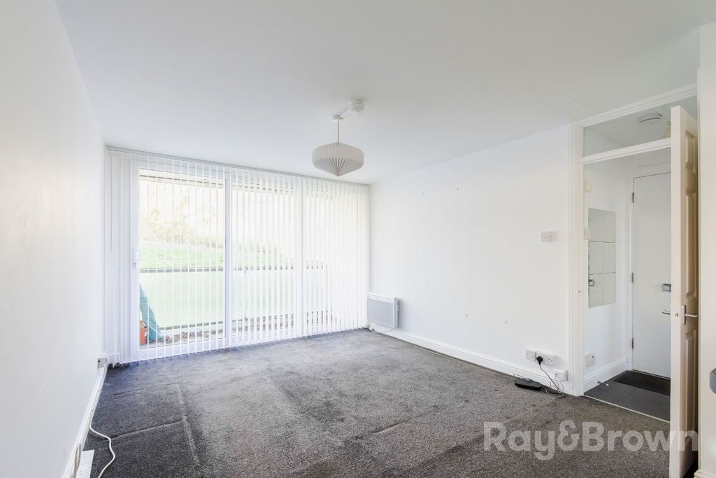 Property photo 2 of 36