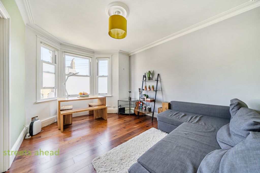 Property photo 2 of 12 B74Ffa0A-6d79-4Cf...