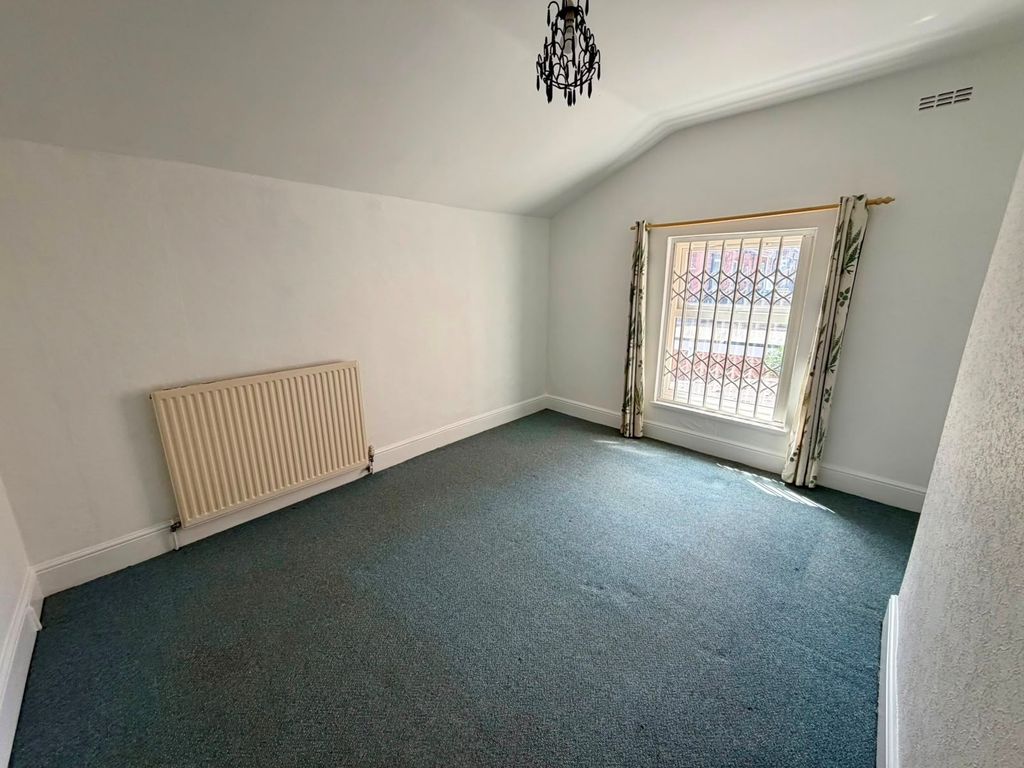 Property photo 3 of 6 Bedroom 1