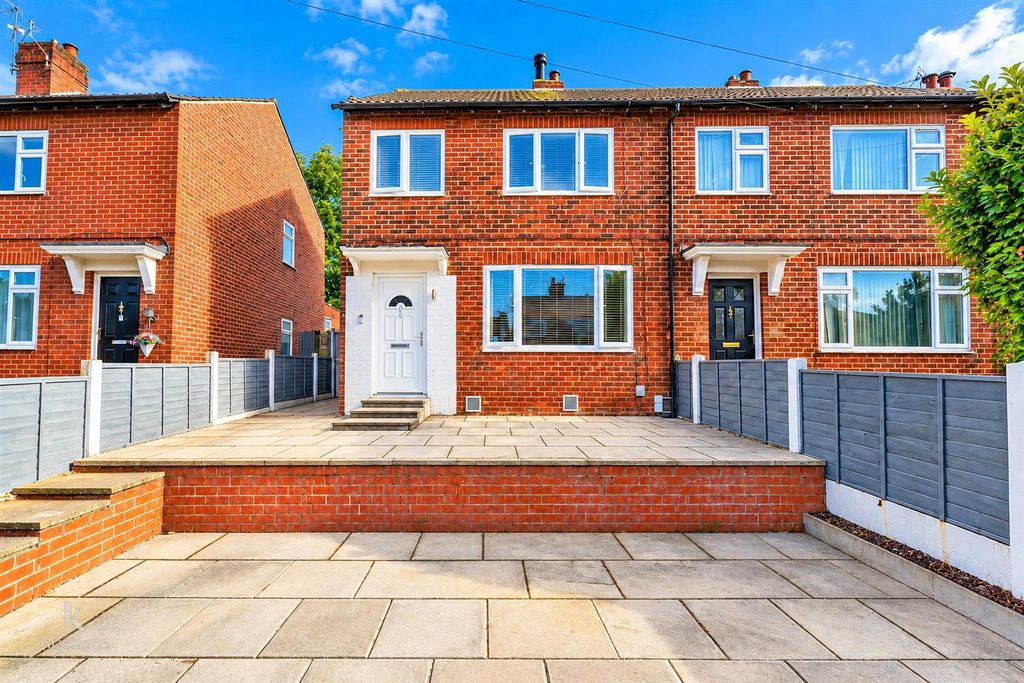 Property photo 2 of 34 2