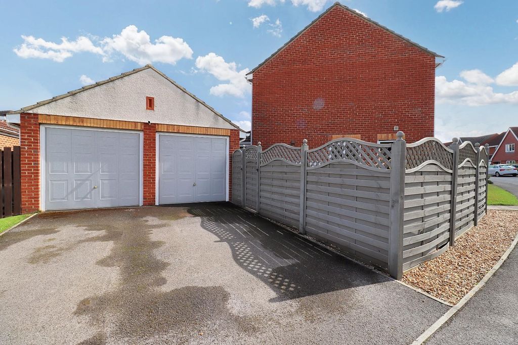Property photo 2 of 40