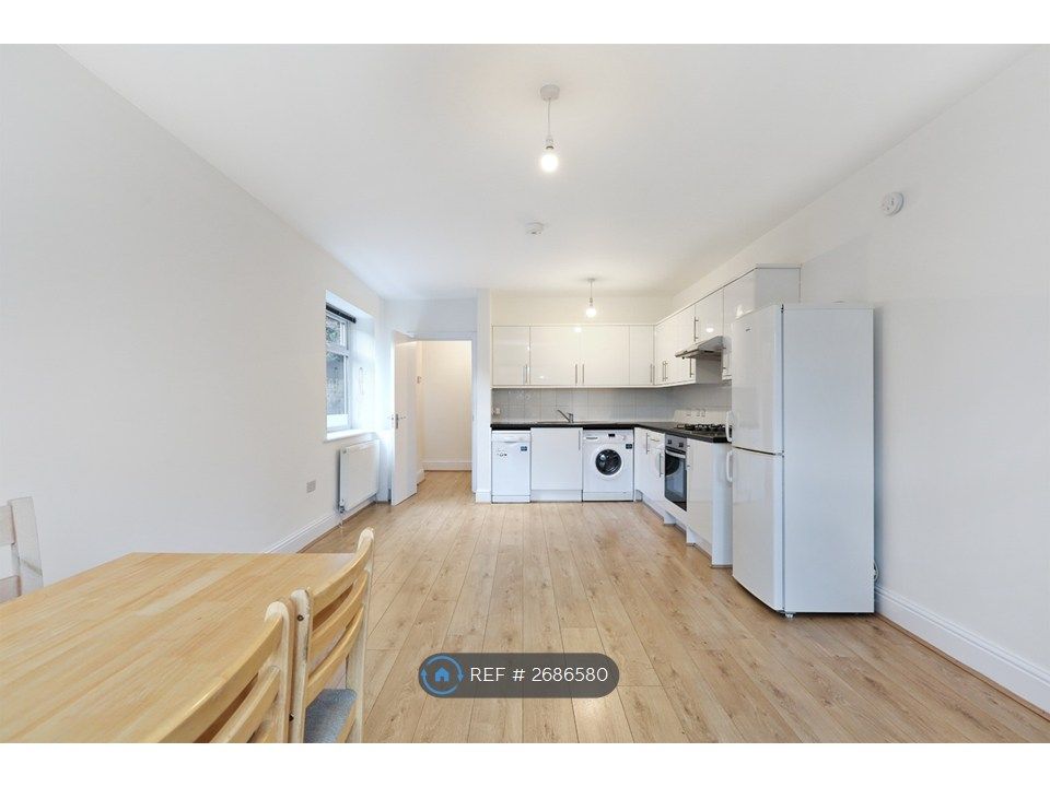 Property photo 3 of 7 Kitchen / Living Room