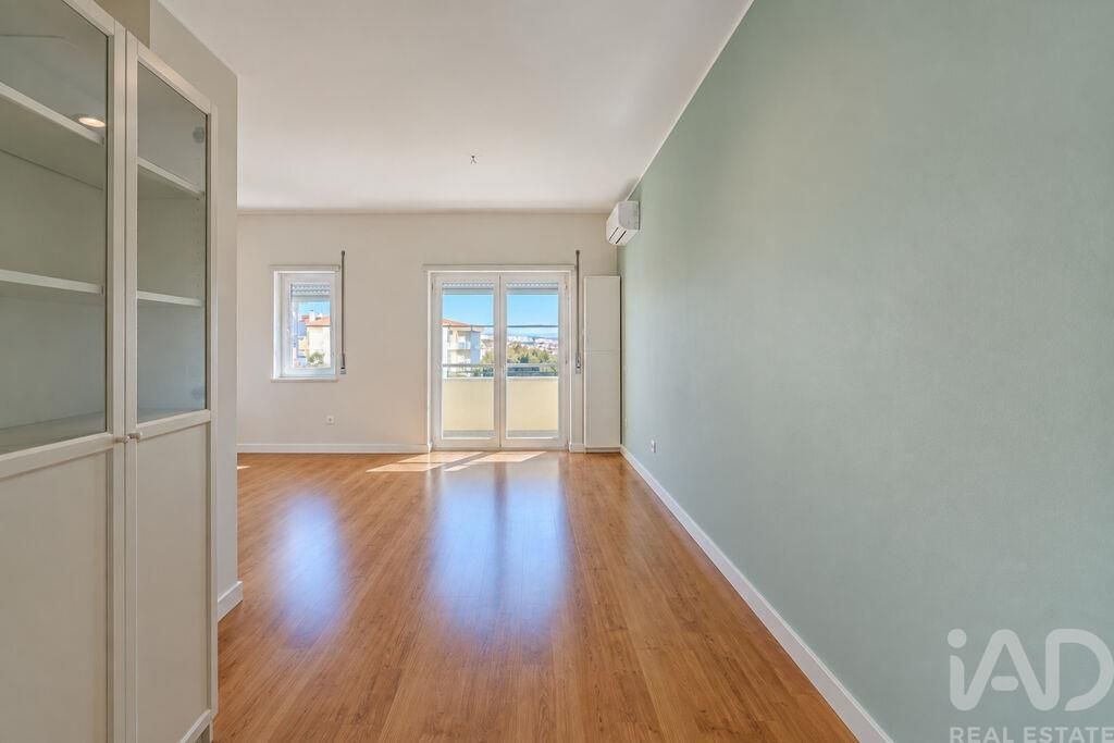 Property photo 3 of 33
