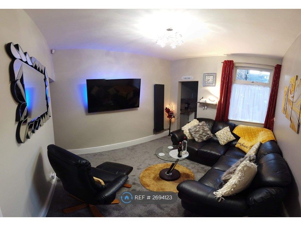 Property photo 2 of 18