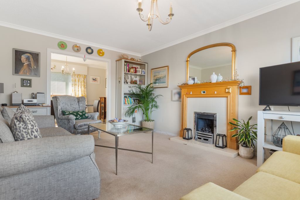 Property photo 3 of 43