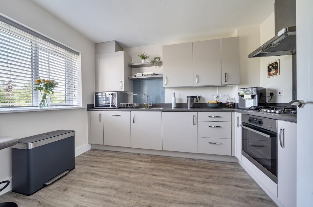 Property photo 3 of 20 1465579-15-6A106F...