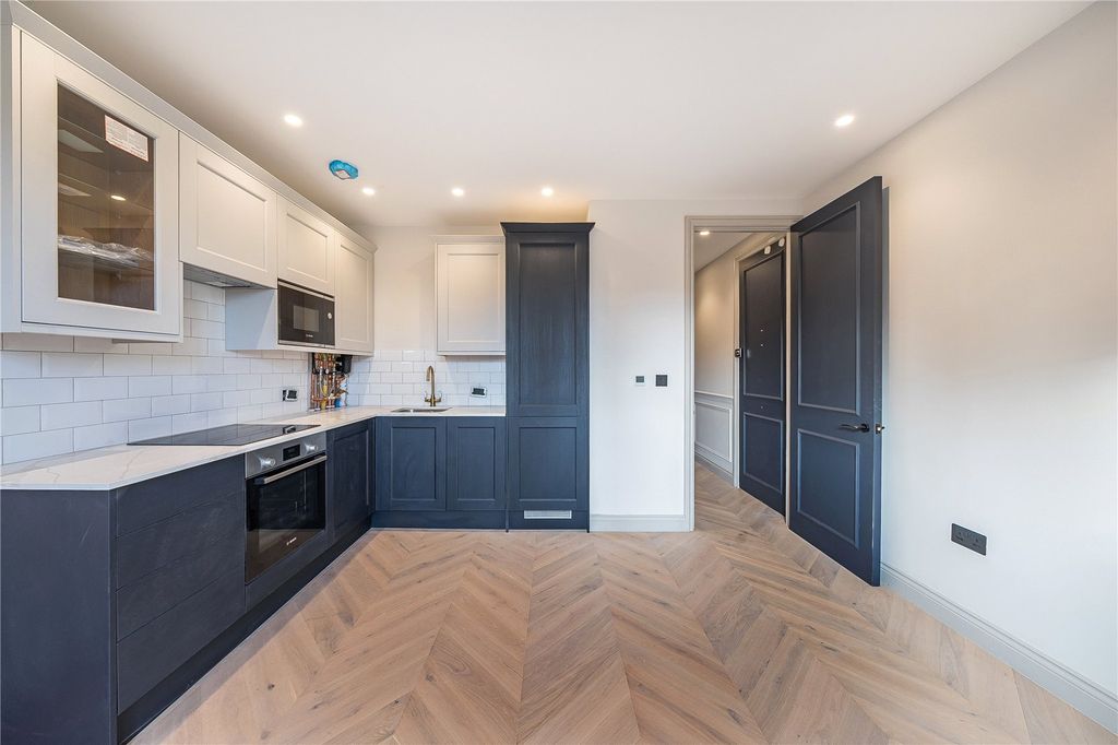 Property photo 2 of 10 Picture No. 13