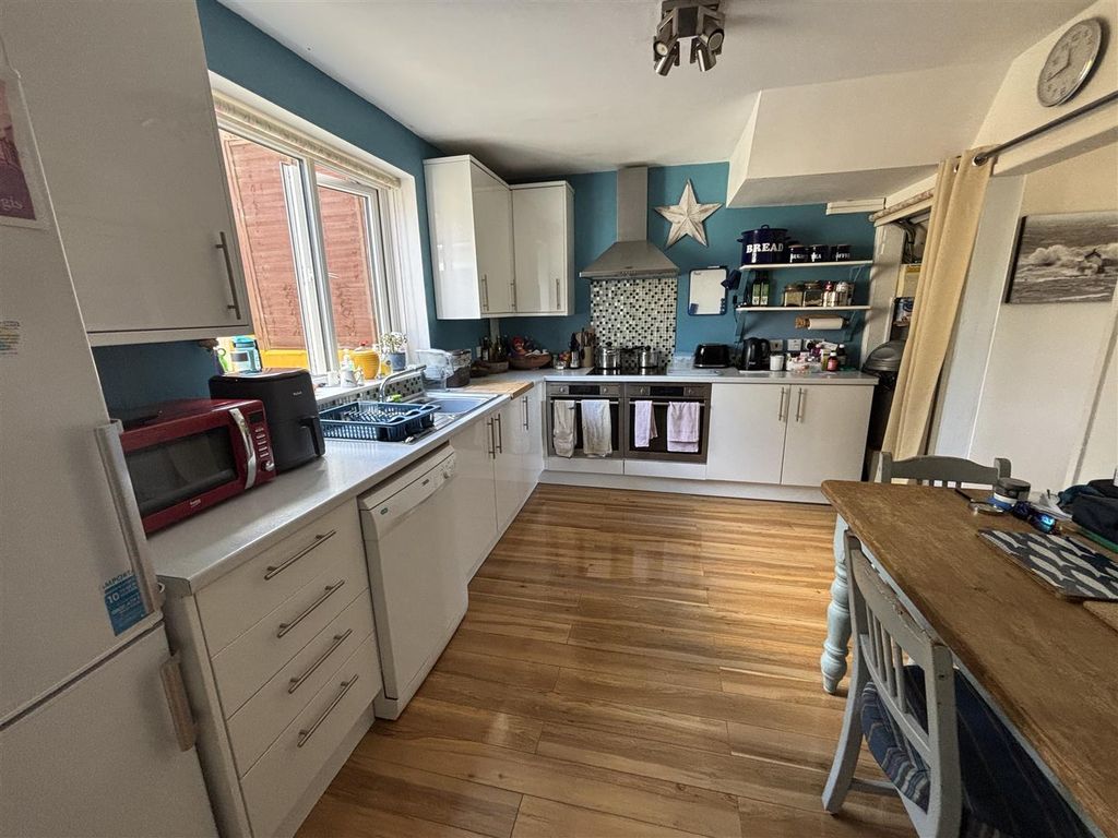 Property photo 3 of 14 Kitchen/Breakfast Room