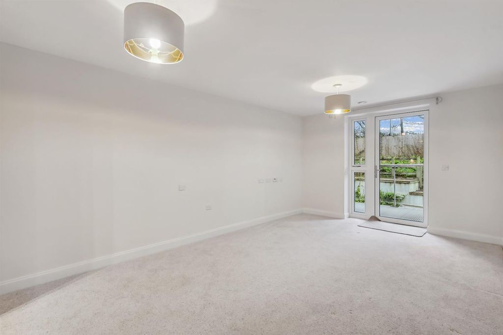 Property photo 2 of 10 01-7626152E-6697-456A-8293-ce8d158E7Ef1Imgl6873-Me