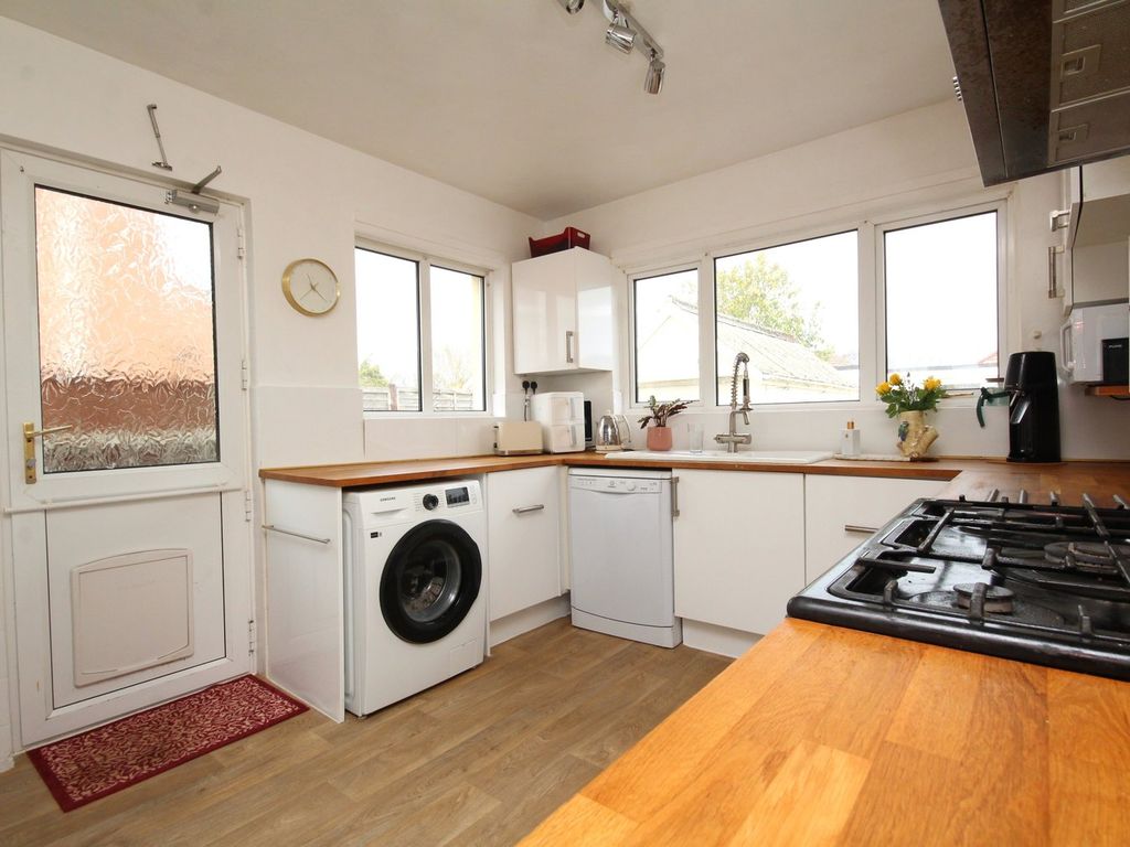 Property photo 3 of 34