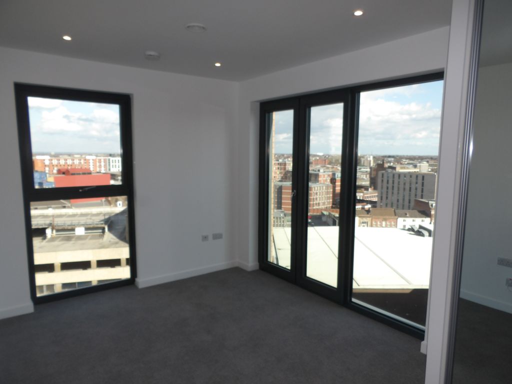 Property photo 2 of 7 Living Area