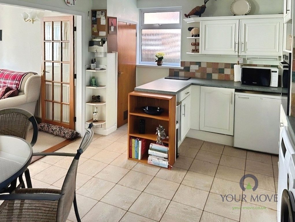 Property photo 3 of 13 Kitchen