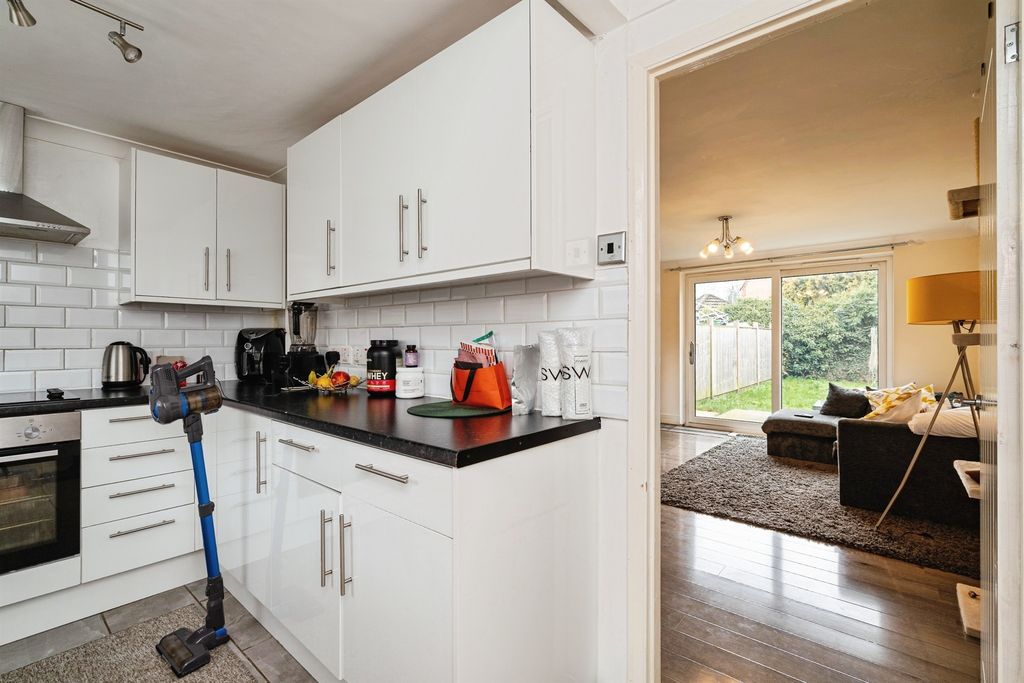 Property photo 3 of 12