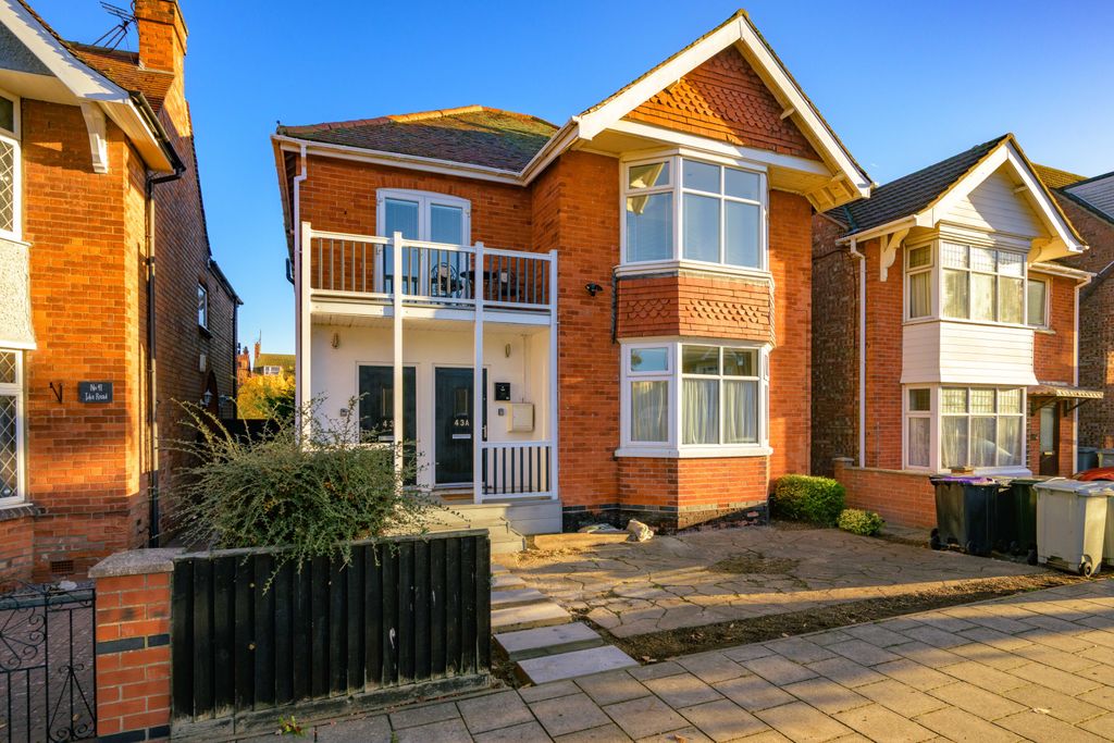 Property photo 1 of 35