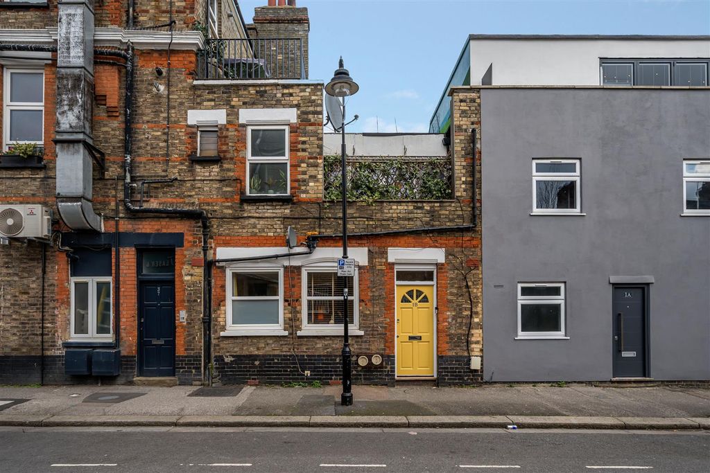 Property photo 1 of 10