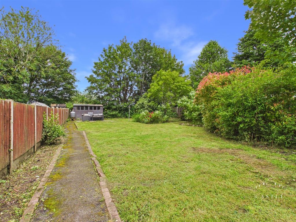 Property photo 2 of 20 Outside