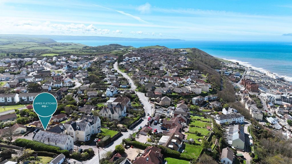 Property photo 2 of 23