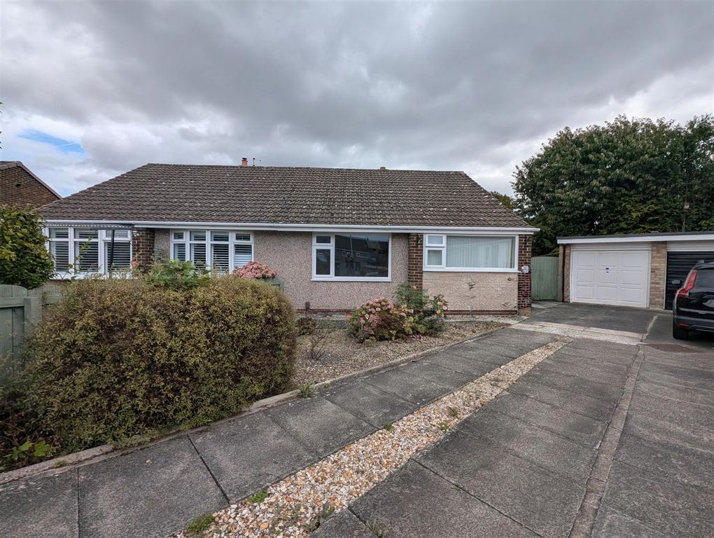 Property photo 1 of 14 Externally
