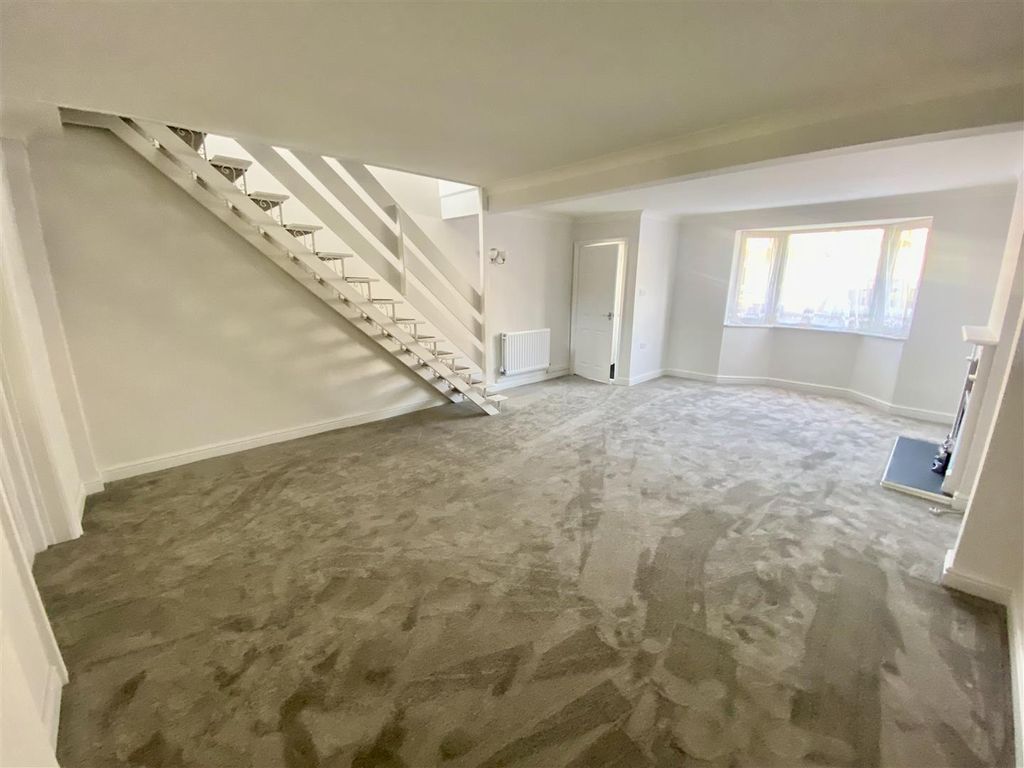 Property photo 3 of 12 Img_3933.Jpg