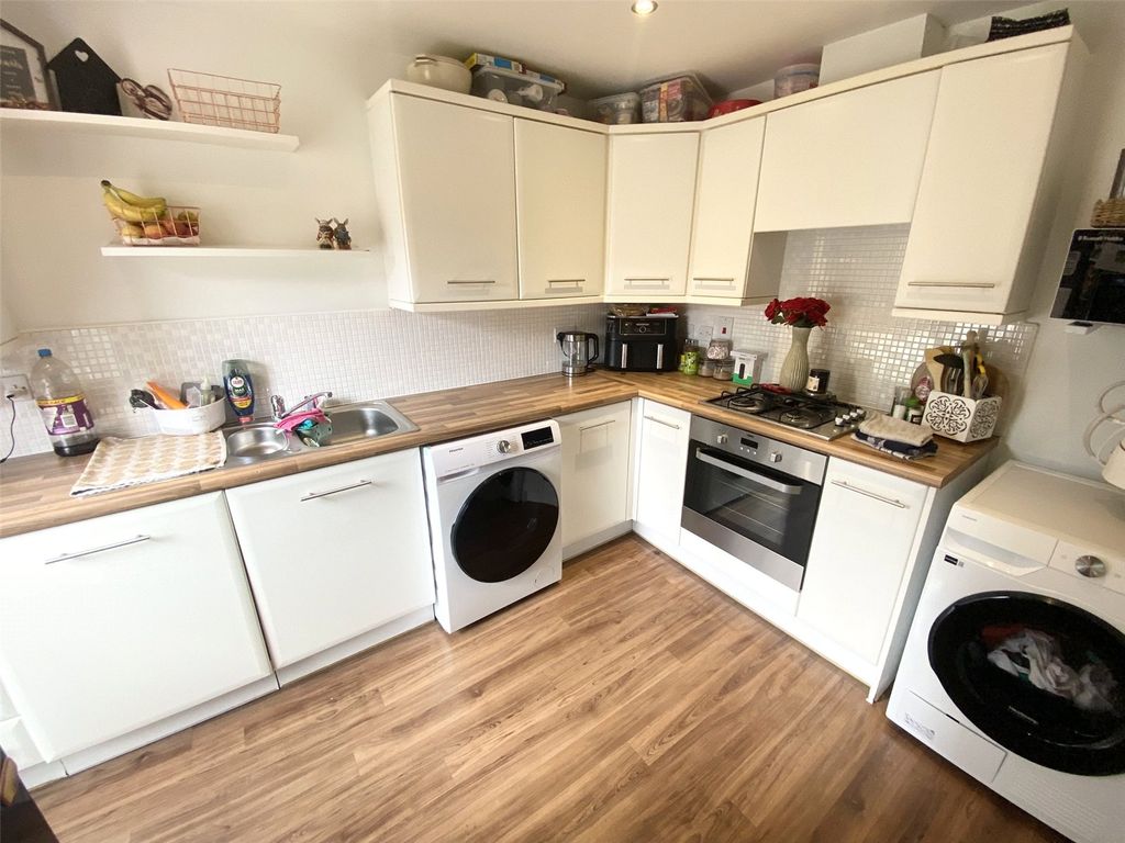 Property photo 3 of 17 Picture No. 12