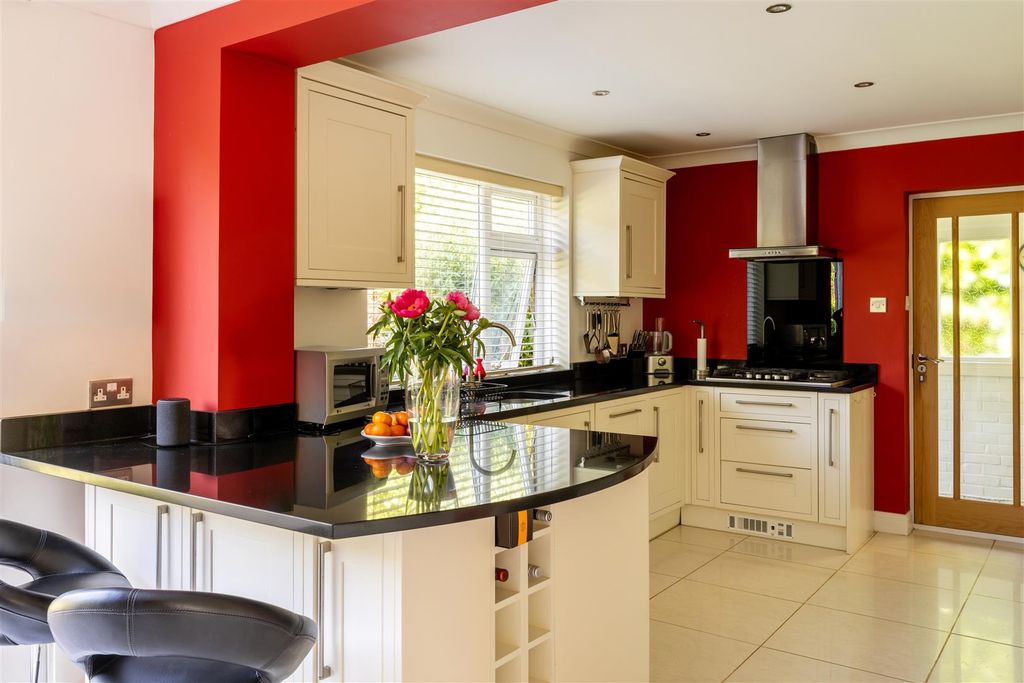 Additional image 8 of 4 bed detached house for saleBeverley Heights, Reigate RH2