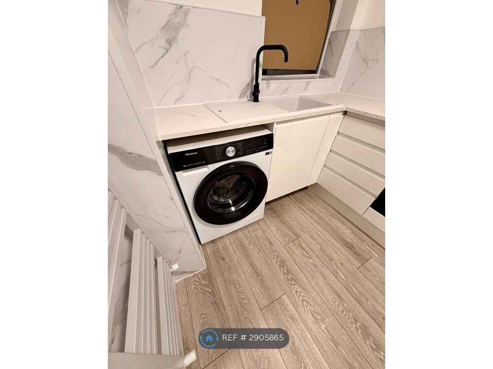 Property photo 3 of 33 New Washing Machine