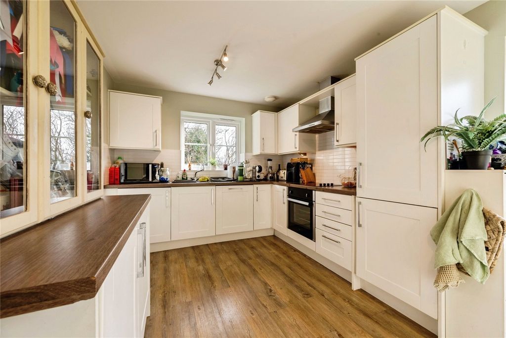 Property photo 3 of 22 Picture No. 63