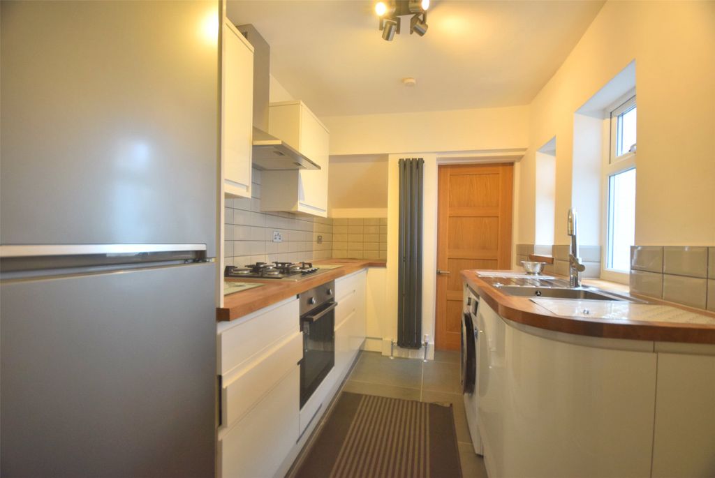 Property photo 2 of 7 Kitchen