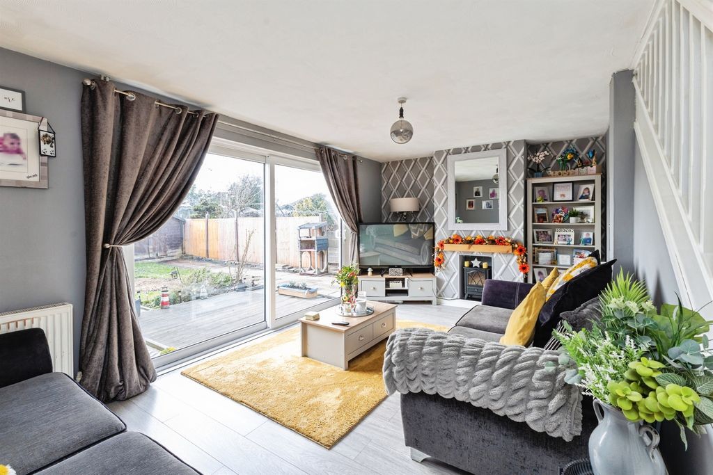 Property photo 2 of 16