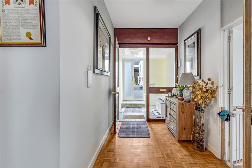 Property photo 2 of 46