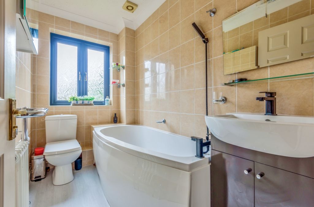 Property photo 3 of 16 913632 (14)