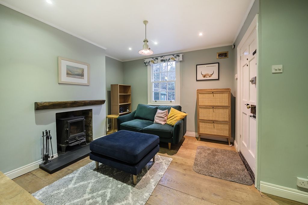 Property photo 3 of 9 Reception