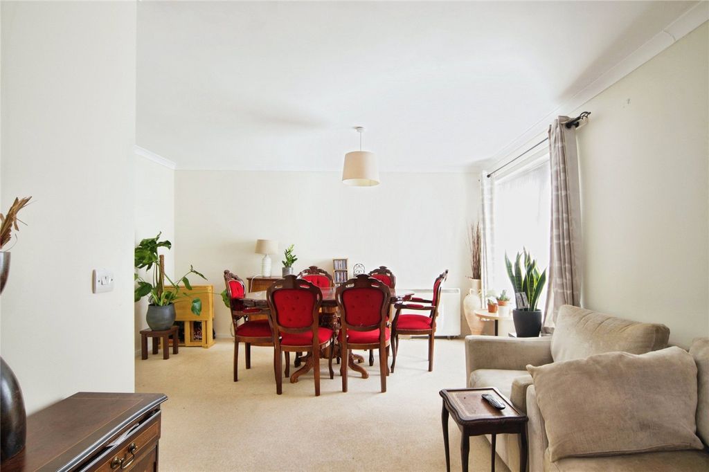 Property photo 3 of 19 Picture No. 02
