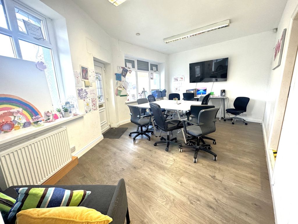 Property photo 3 of 8 Img_1733